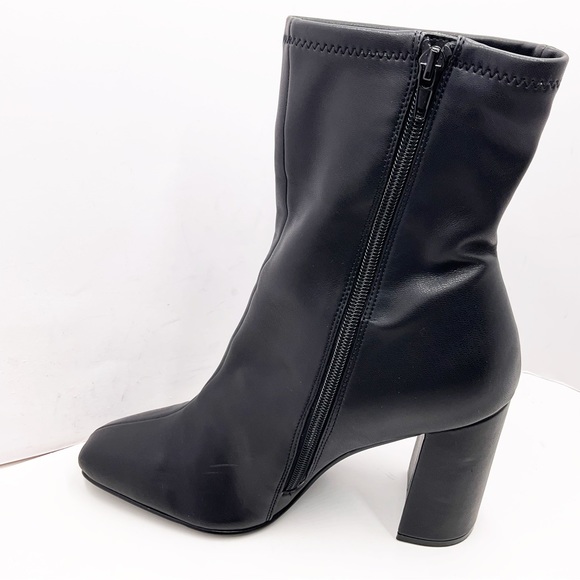 {Steve Madden} Lynden Stretch Block Heel Ankle Boot - Picture 3 of 16